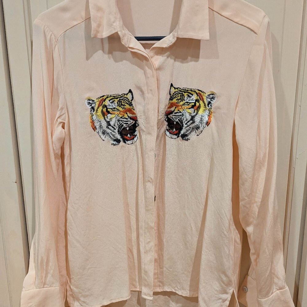 New light pink, long-sleeved silk shirt with embroidered tiger
